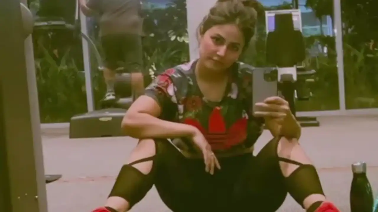 Hina Khan gives true inspiration as she sweats it off in the gym; Check here