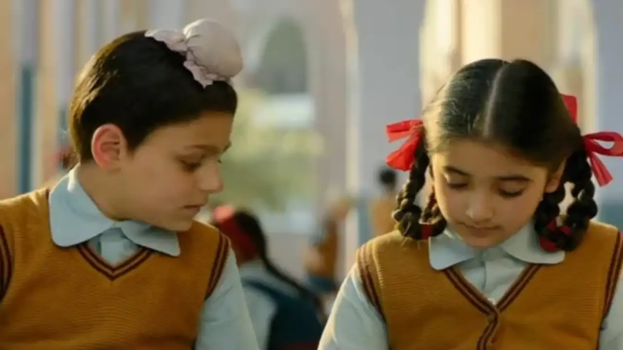 Laal Singh Chaddha's song Main Ki Karaan OUT: Witness the innocent bond of Laal & his love Rupa; WATCH