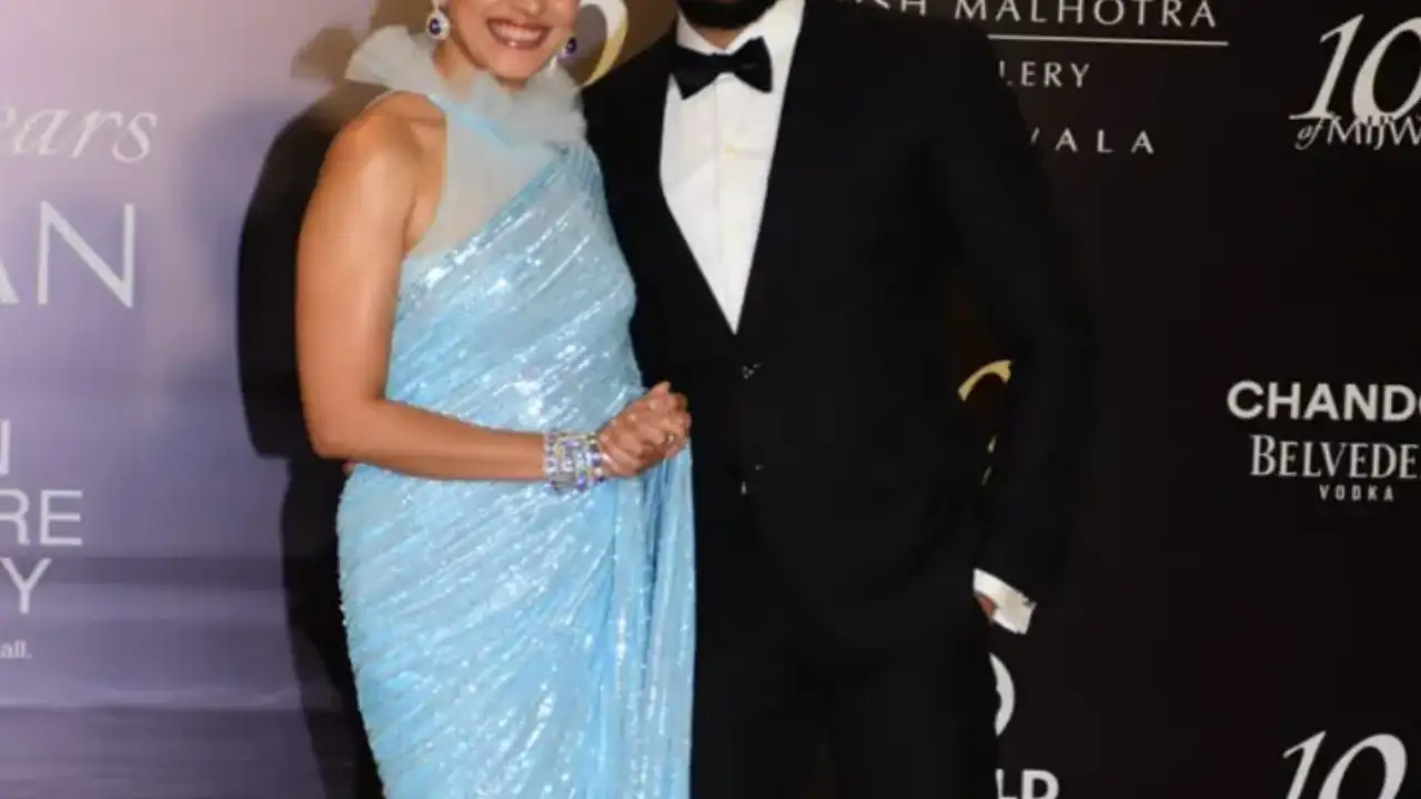 Deshmukh, Shibani, Shabana & Javed Akhtar look their best; PHOTOS