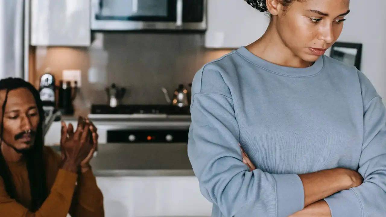 Signs that indicate your relationship is way too immature