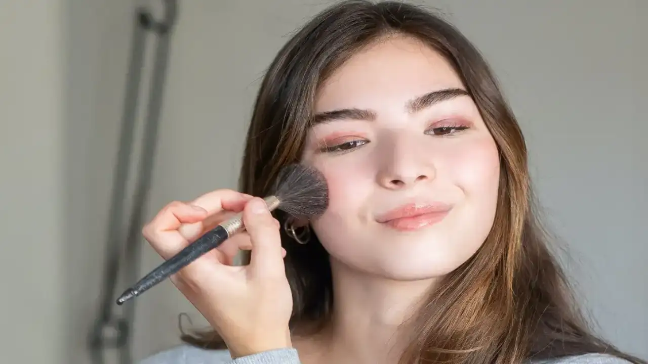 Amazon Great Indian Festival Sale 2022: 7 Best Foundations that You Must have in Your M...