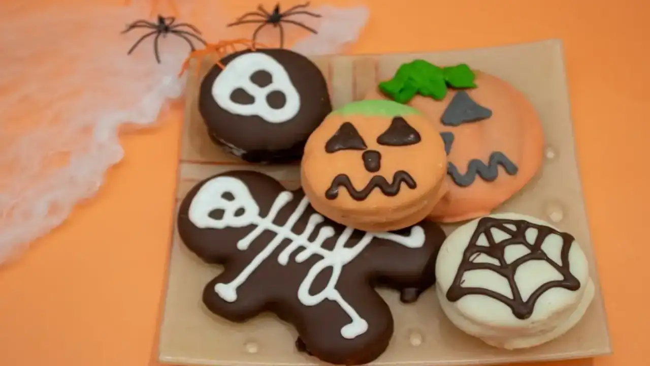7 Halloween Cooking and Baking Essentials to Make Your Menu the Talk of the Eve