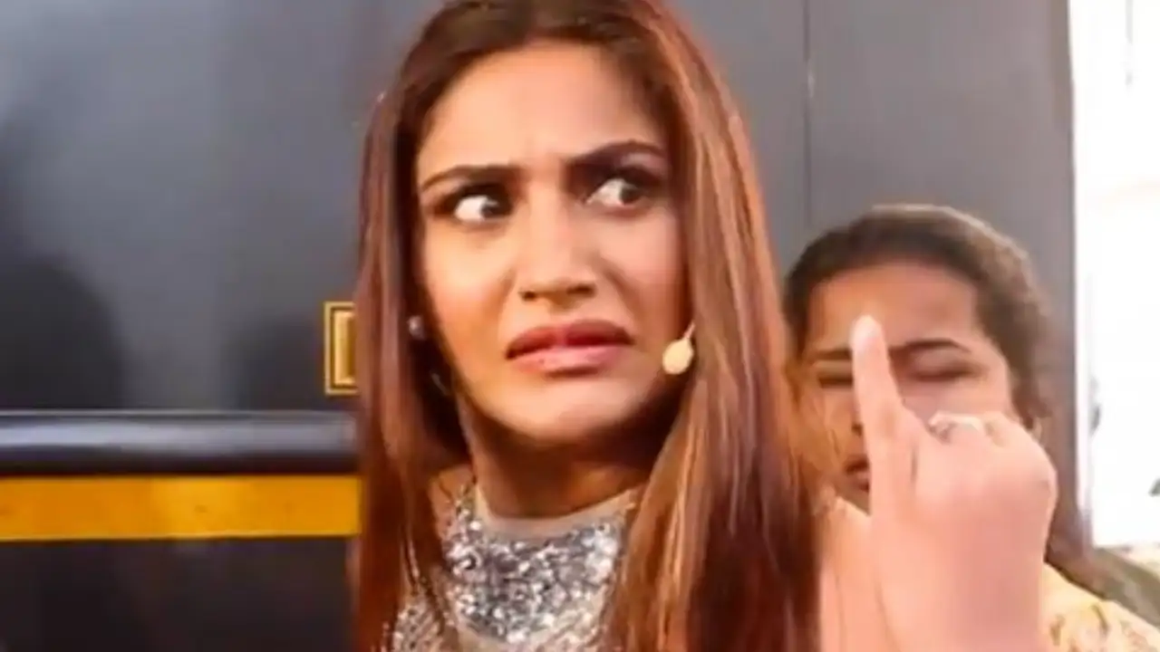 “Zor ki aayi hai; KYA Ranbir-Alia ki party?” Surbhi Chandan has a hilarious chat with paparazzi