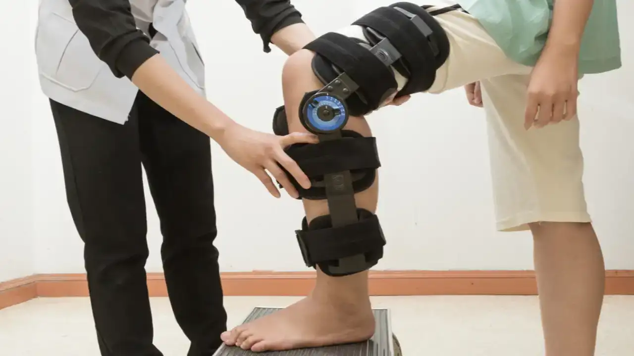 13 Best Knee Braces for MCL And Knee Pain Relief