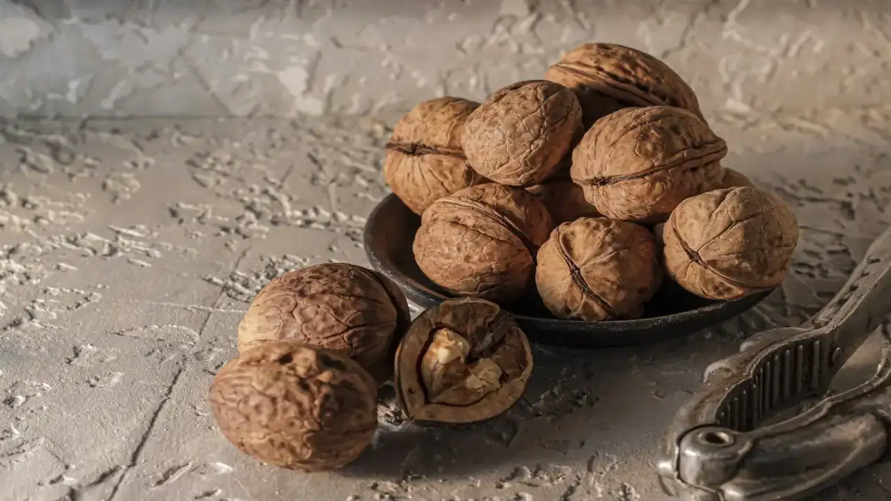 15 Incredible Health Benefits Of Walnut