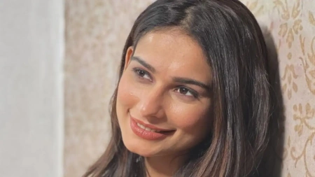 Aneri Vajani to Apurva Agnihotri: 